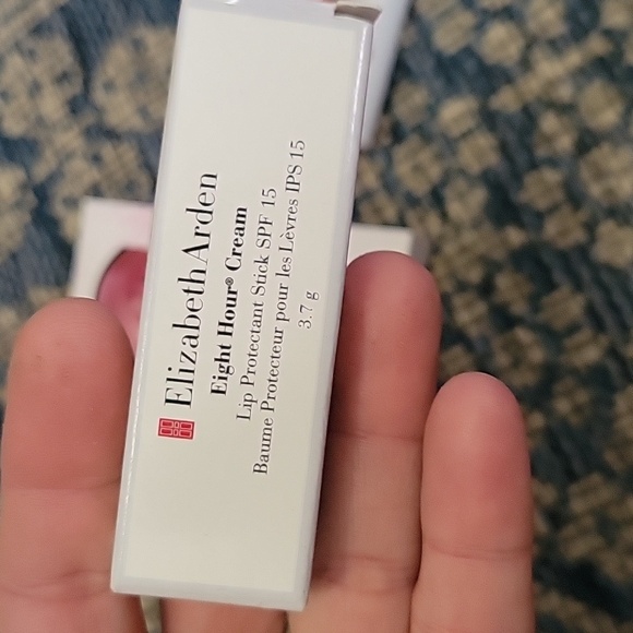 Lip Lot/Oil,scrub,cream,stain,gloss - Picture 4 of 8